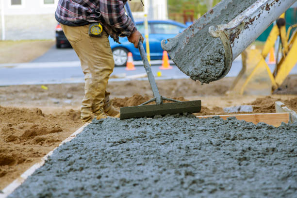 Best Concrete Driveway Installation  in Castle Shannon, PA